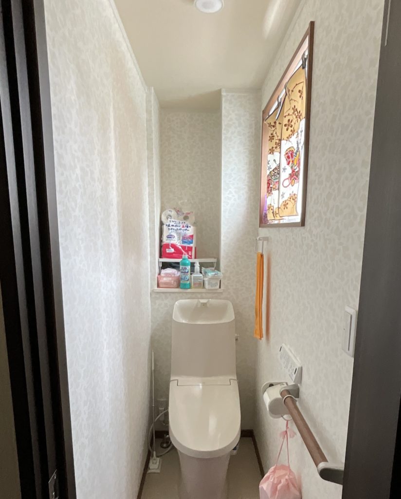 2階トイレの換気扇設置位置と配線ルートを検討した下見写真